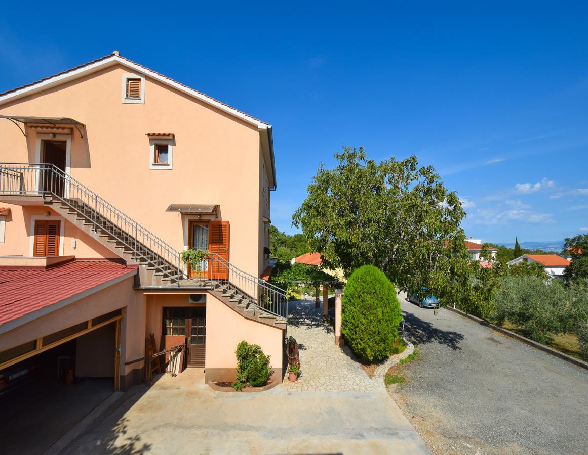 Apartments Ivanka Malinska Exterior photo